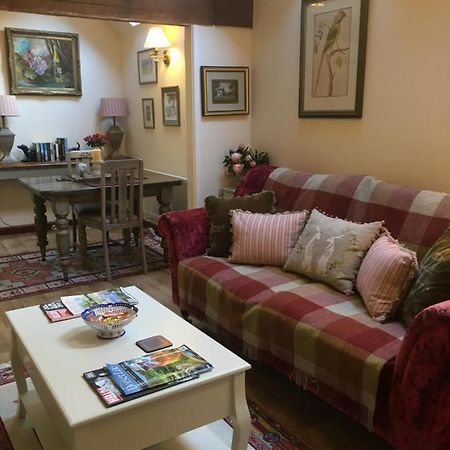 The Grooms Loft Self Contained Apartment Milton Abbas 외부 사진