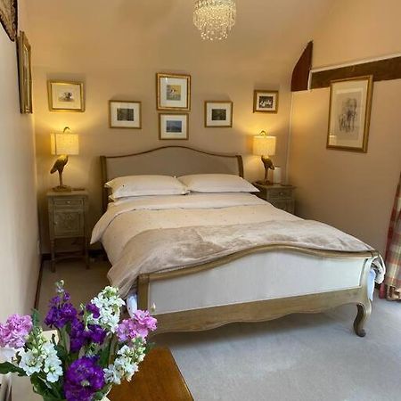 The Grooms Loft Self Contained Apartment Milton Abbas 외부 사진