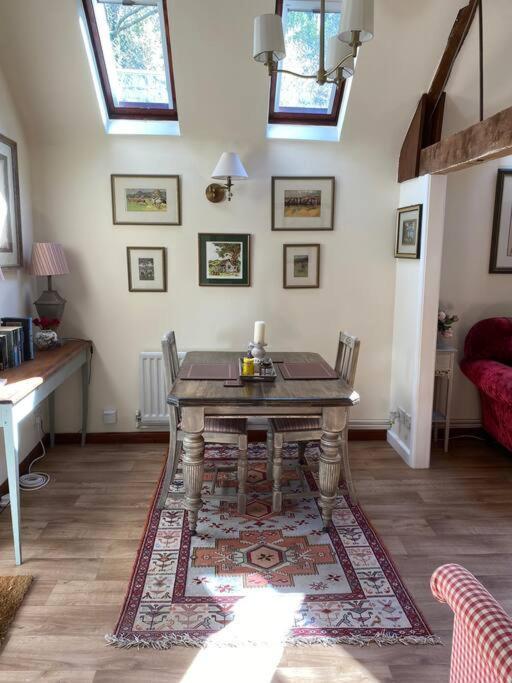 The Grooms Loft Self Contained Apartment Milton Abbas 외부 사진